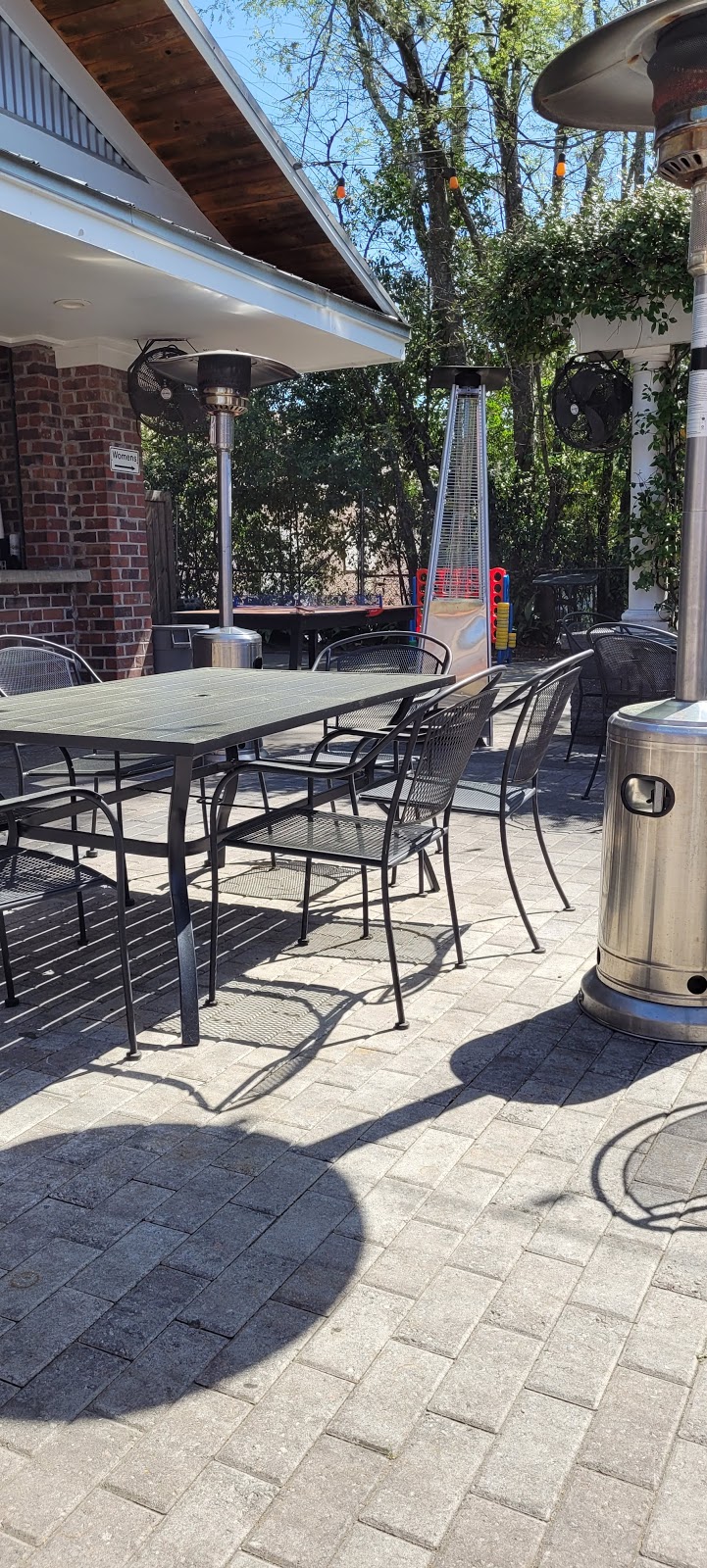 Montreux Bar & Grill